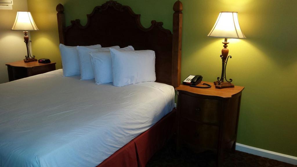 Kentucky Lake Inn Gilbertsville Extérieur photo